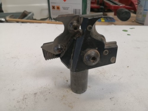 Router bit shank - router,