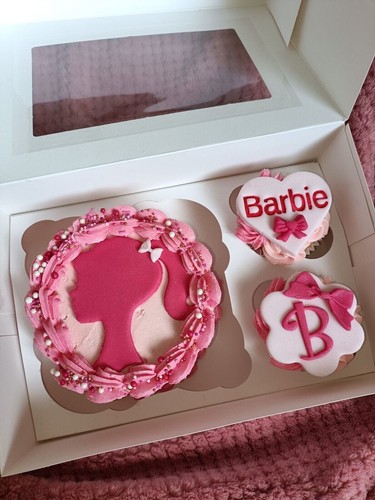 Premium barbie head and - barbie,