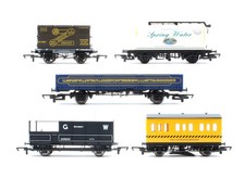 HORNBY 'OO' GAUGE RAKE OF 5 -