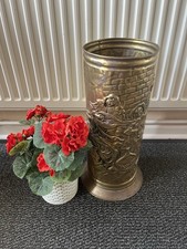 VINTAGE BRASS UMBRELLA/WALKING STICK STAND MADE IN ENGLAND OLD INN SCENE.