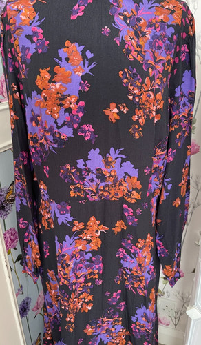 Bnwt phase eight floral - eight, 8