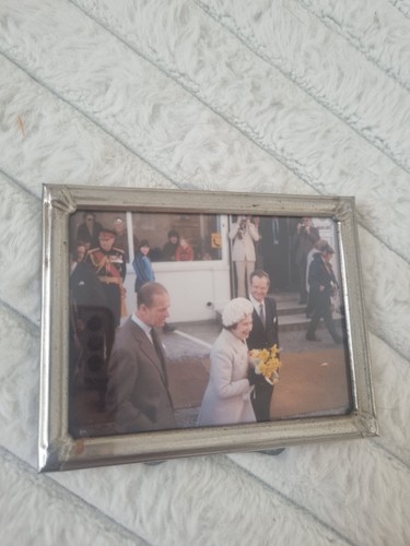 Vintage metal frame queen - vintage,
