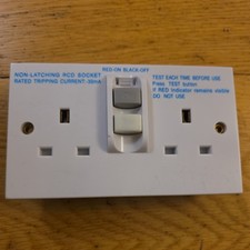 Schneider RCD Socket White 13A