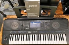 Yamaha PSR SX900 Keyboard