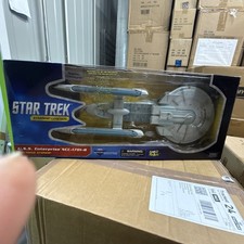 Star Trek Diamond Select Toys U.S.S. Enterprise NCC-1701-B