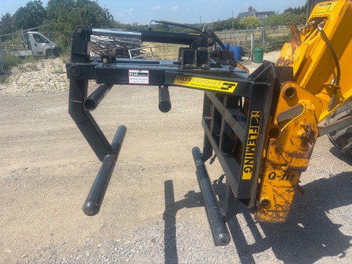 Flemming bale squeeze jcb - flemming, q