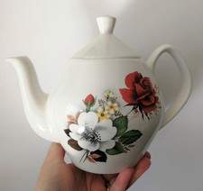 Lovely Vintage Stylish Vintage China Teapot 