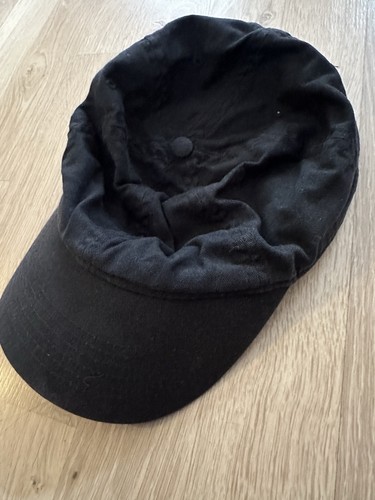 Black cap in great - black,