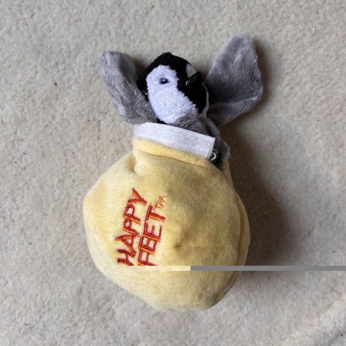 Happy feet hatching mumble - feet,
