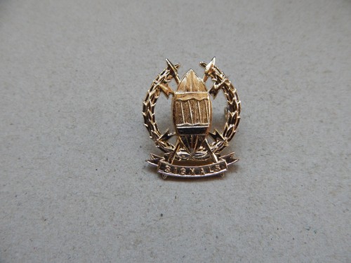 Kenya signals corps cap - kenya, badge
