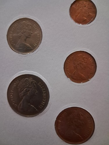Britains first decimal coins - britains,