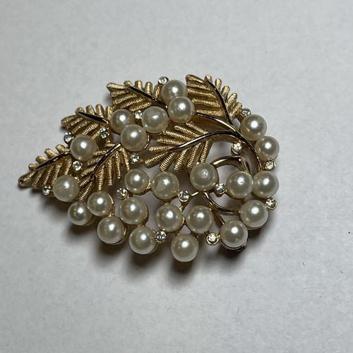 Vintage crown trifari - crown,
