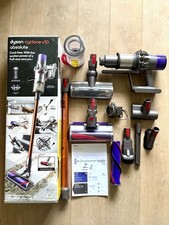 Dyson V10 Cyclone Absolute Cordless Vacuum Cleaner With Wall Mount & Box