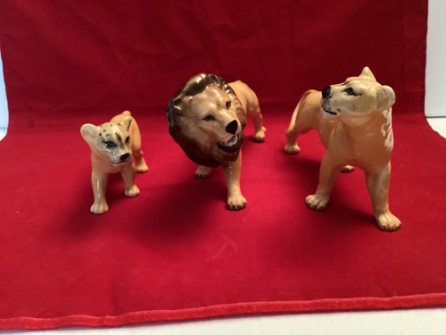 Beswick family lions - family,
