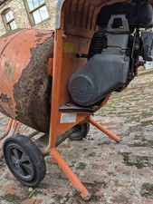 Honda Cement Concrete Mixer Belle 4-Stroke Engine. Starts 3rd Pull.