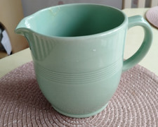 LOVELY VINTAGE WOODS LARGE BERYL, GREEN CUSTARD JUG. 1.5 PINTS