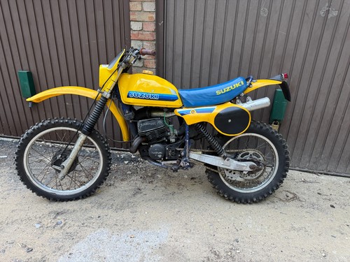 Suzuki 175 - pe,