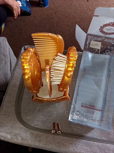 Gold vintage comb - gold,