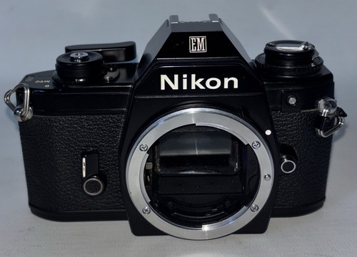 Nikon vintage 35mm slr - em,
