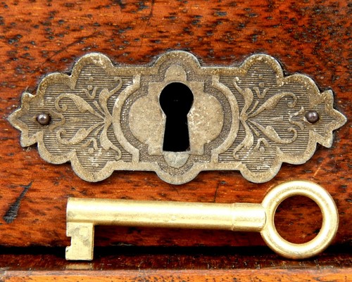 Spare key for case - spare,