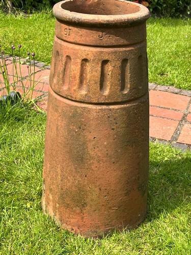 Reclaimed chimney pot