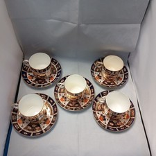 5 Antique Imari Patterned Cups and Saucers 