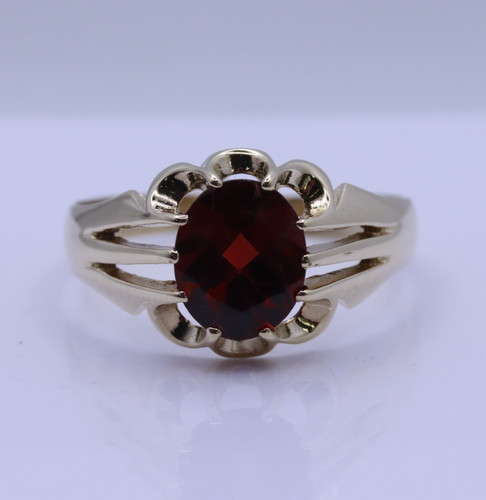 9ct yellow gold - oval, cut