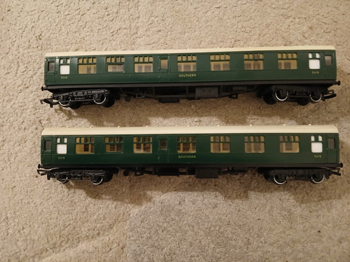 Pair hornby gauge green - pair, oo
