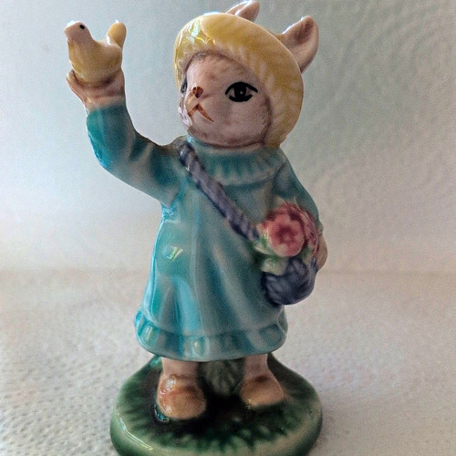 Ceramic rabbit figurine - ceramic,