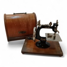 Lead Machine Hand Crank Sewing