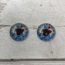 Pair of blue glass eyes great for needle felting, taxidermy, cat eye (424)