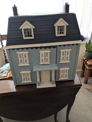 Vintage dolls house - vintage,