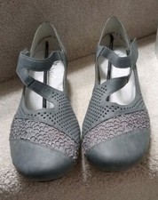 NEVER WORN - RIEKER 41743-12