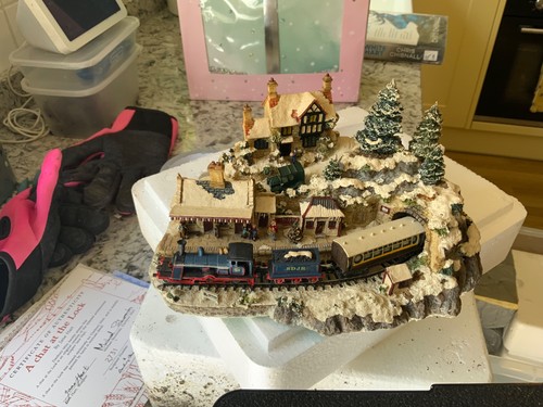 Danbury mint figurine - mint,
