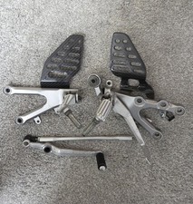 2006 Yamaha R6 OEM Rear Sets & Carbon Fibre Heel Guards