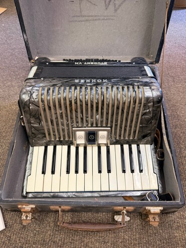 Hohner student piano - student,