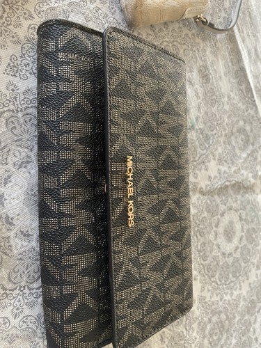 Lot wallets used 2 - of,