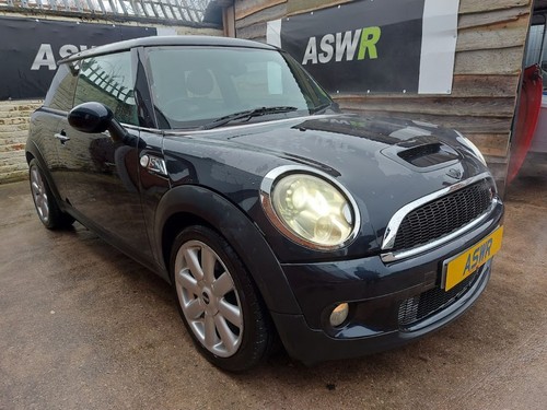 Mini cooper dashboard - mini, storage