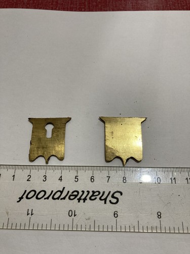 Writing slope cartouche and