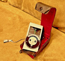 Jonan-Junior 108 , vintage hand held light exposure f/stop meter with carry case