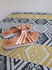 EUC Rose Gold Fitflop Toe Loop Mirror Tile Flatform Slides Sandals Size 4 EU 37