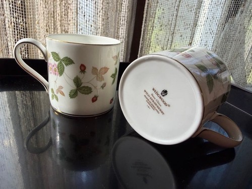 Wedgwood wild strawberry - strawberry, mug