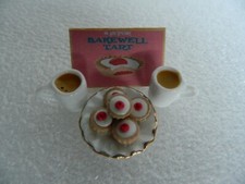 (C23) 1/12th scale DOLLS HOUSE