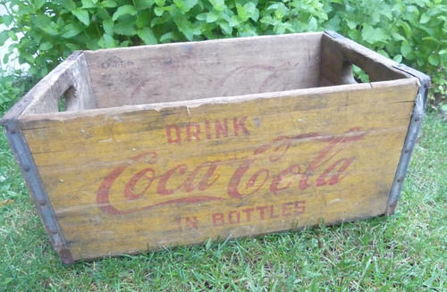 Circa 1940s drink coca - 1940s,