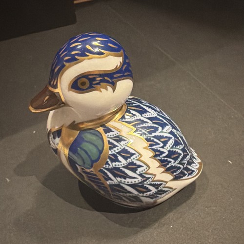 Royal crown derby sitting - royal,