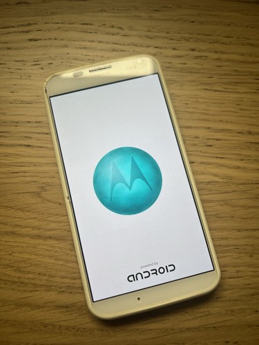 Motorola moto in - in, white