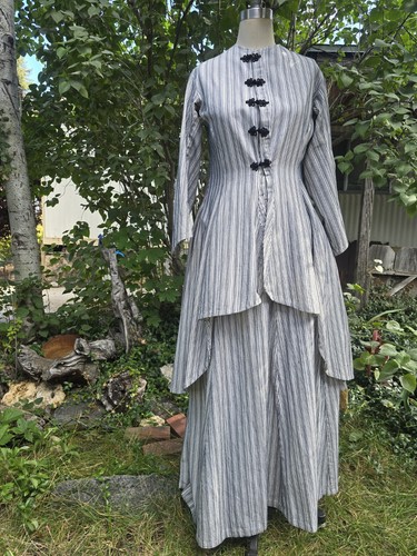1900s gothic costume bustle - gothic,