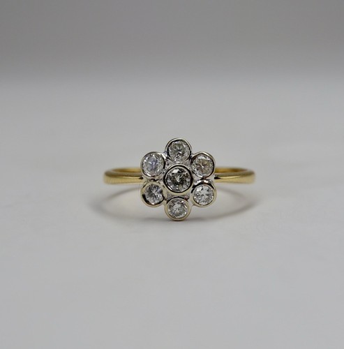 18ct gold diamond flower - 18ct,