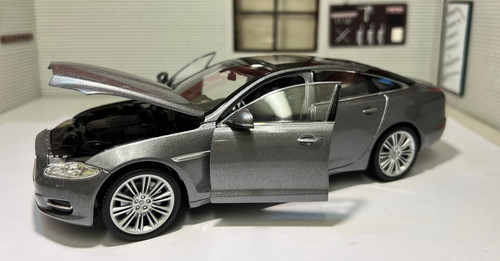 Jaguar 2010 24 diecast - jaguar, 1:24