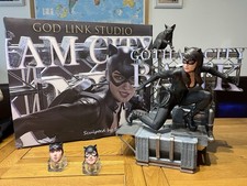 CATWOMAN STATUE CUSTOM 1/4 SCALE WITH 3 HEADS. BATMAN. PERFECT CONDITION Boxed